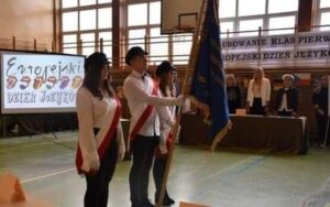 Read more about the article Ślubowanie uczniów klas pierwszych